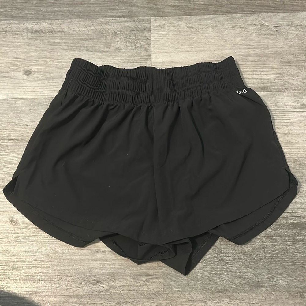 Black womens size M athletic shorts DSG